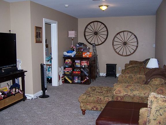 DEN IN MAIN RESIDENCE