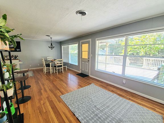 2nd image of 3265 Logan Dr