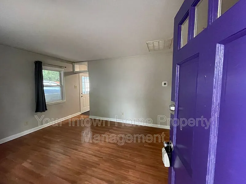 Building Photo - 2110 Cavanaugh Ave SE