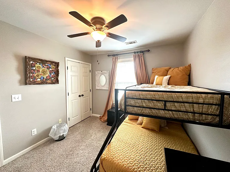 614 Glassyrock Ct — Photo 32
