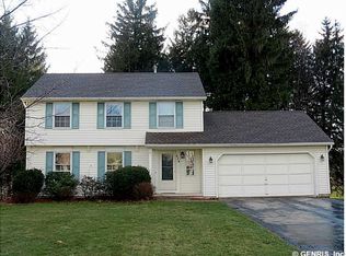 624 Hills Pond Rd, Webster, NY 14580