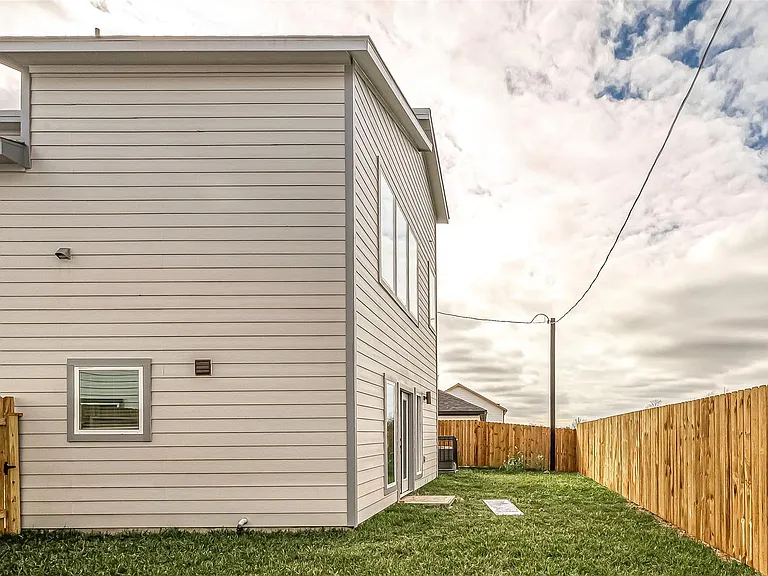 9204 Buffum St — Photo 18