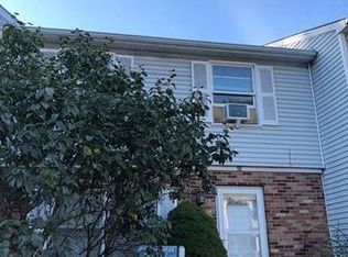 12 Estate Dr, Middletown, NY 10940