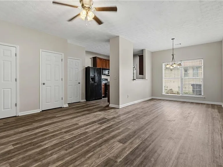 4401 Stone Gate Way — Photo 7