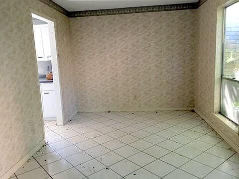 3rd image of 7420 E Northwest Hwy #106