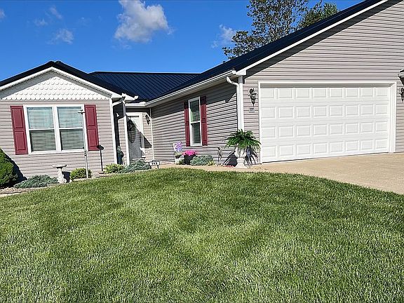 3rd image of 713 Oak Tree Ln
