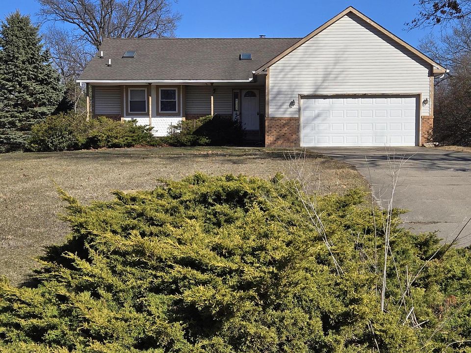 1st image of 9027 Clover Dr