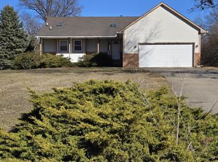 9027 Clover Dr, Milan, MI 48160