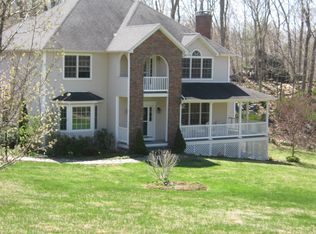 64 Royal Coach Road, southbury, CT 06488