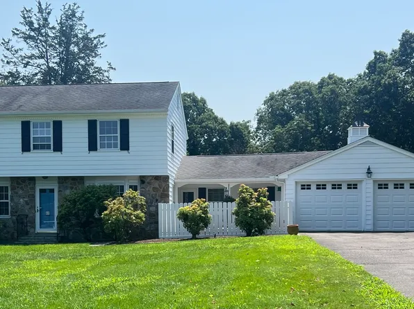 27 Brittany Avenue, Trumbull, CT 06611