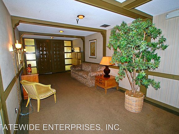 3rd image of 130 N Wetherly Dr