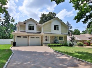 30 Downey Dr, Tenafly, NJ 07670