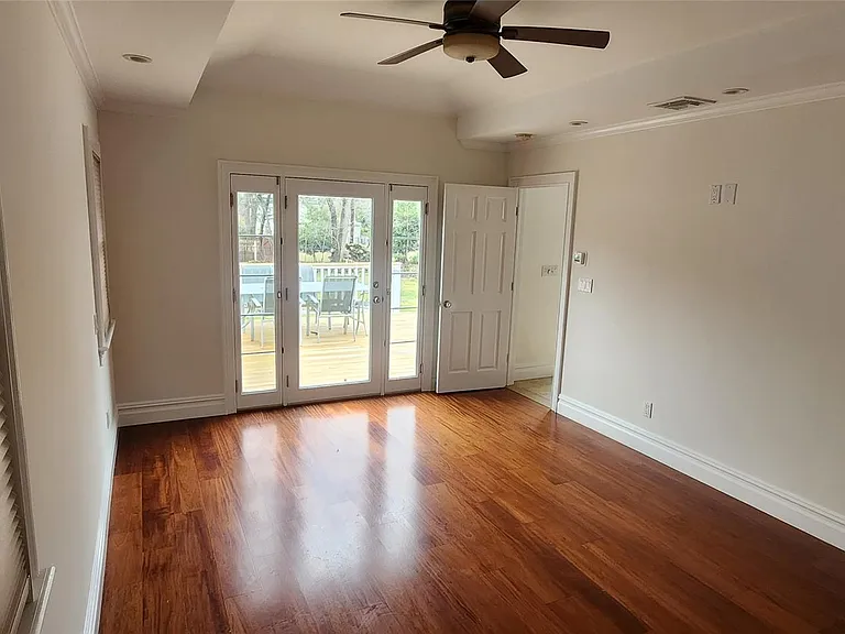 1524 Express Dr S — Photo 5