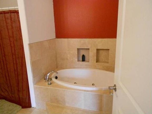 Jetted Garden Tub