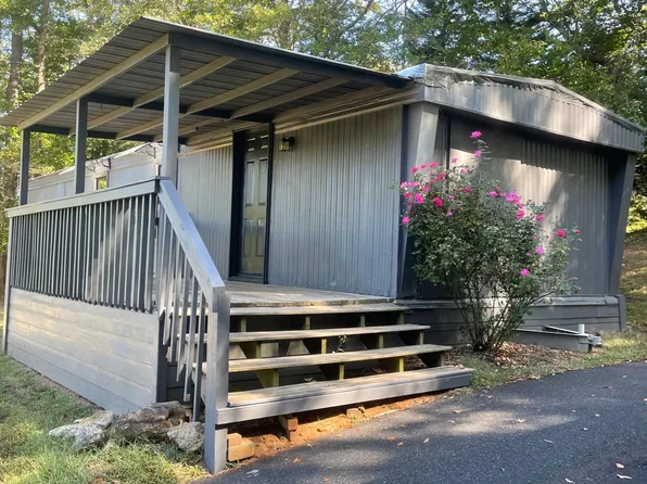 1015 River Rd, Greer, SC 29651
