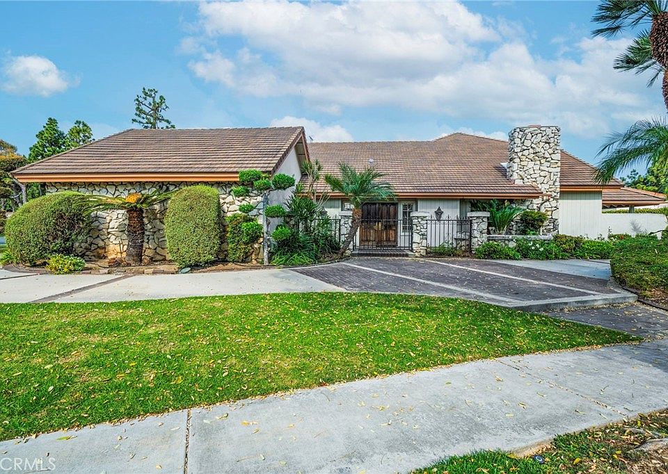 1st image of 3711 Manor Dr