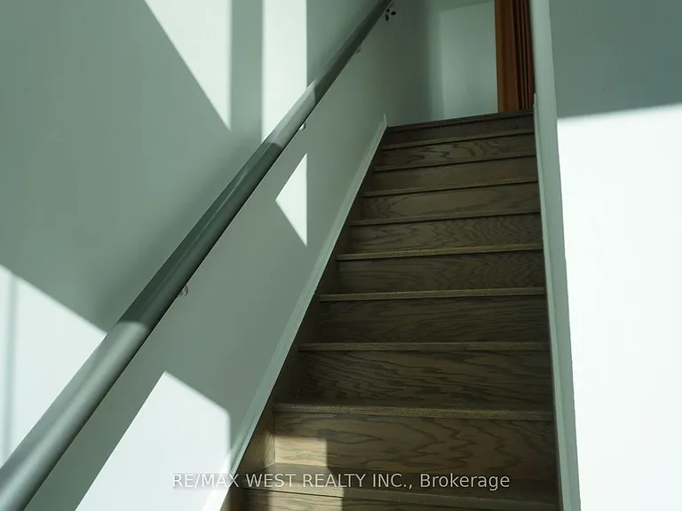 150 E Liberty St #812 — Photo 6