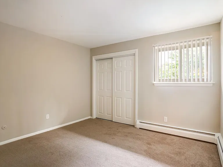 Bayside Country Club Apartments — Photo 69