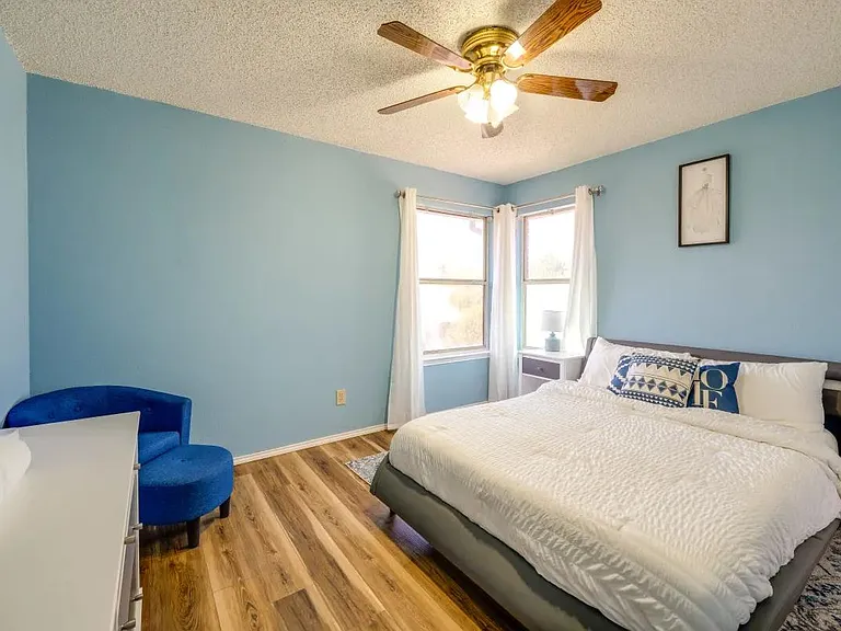 305 Indian Trail Ln — Photo 18