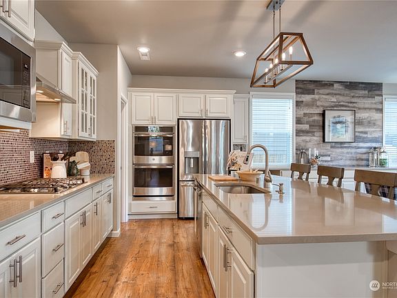 5th image of 5021 Blue Pebble Ct