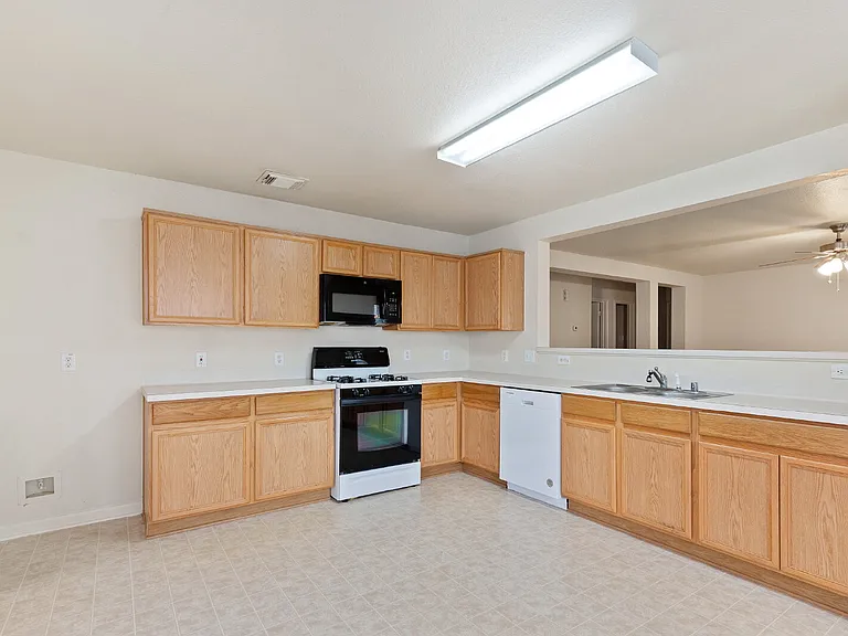 29522 Legends Stone Dr — Photo 4
