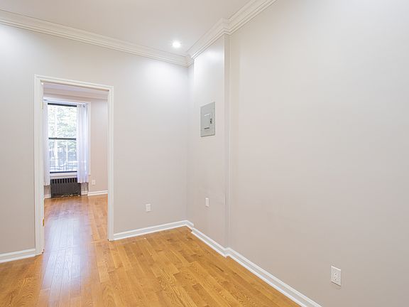 2nd image of 416 W 25th St