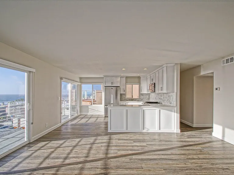 307 Bayview Dr — Photo 6