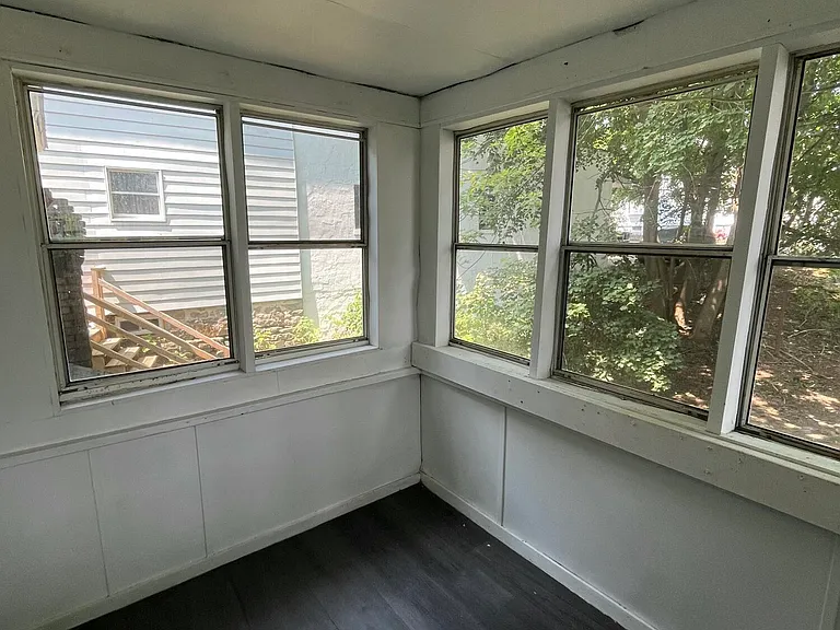 226 Union St #RIGHT — Photo 8