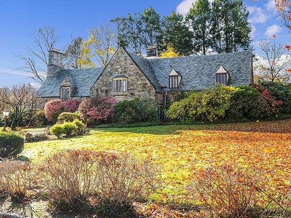 66 Lockwood Rd   (01 Of   11 ).JPG