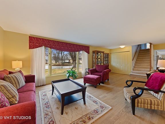 2nd image of 2407 E Northwood Ct