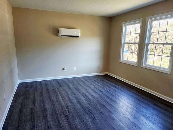 3rd image of 284 Elkin Cir