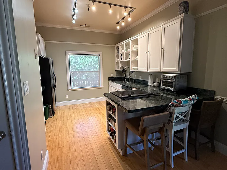2209 I St — Photo 7