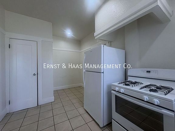 4th image of 1249 Pine Ave