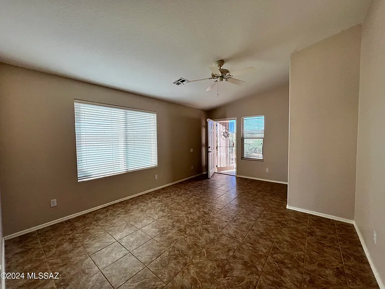8820 N Mesquite Bluffs Pl — Photo 4