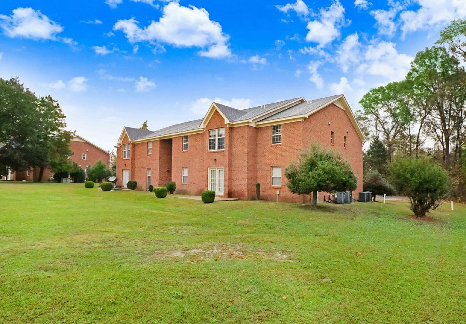 2 bed, 2.0 bath, 1026 sqft, $1,195 — Photo 3