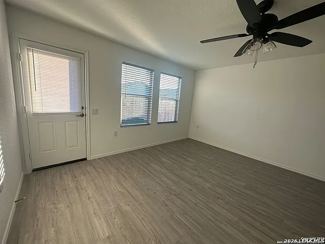 4522 Martin Way — Photo 5