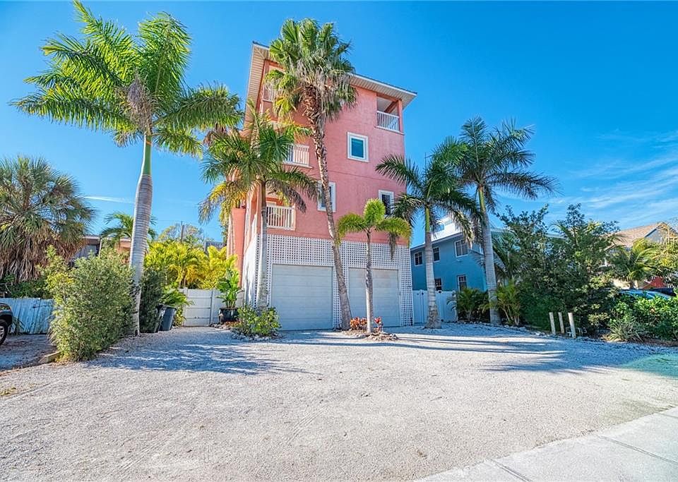 1st image of 144 Avenida Veneccia #B