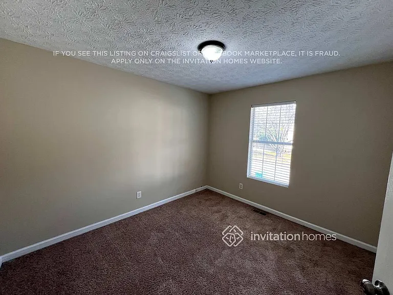 842 Stonebridge Cres — Photo 8