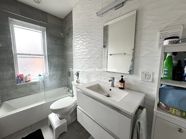 7R Strathmore Rd #3R — Photo 24