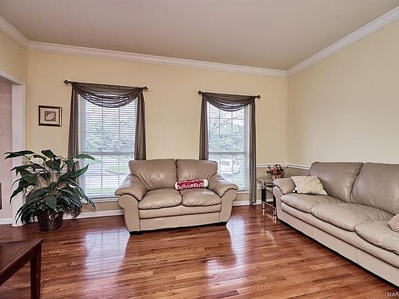 5th image of 869 Mallard Woods Dr