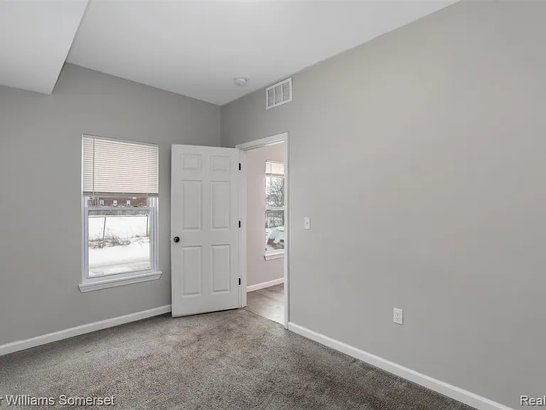 1119 Custer St — Photo 18