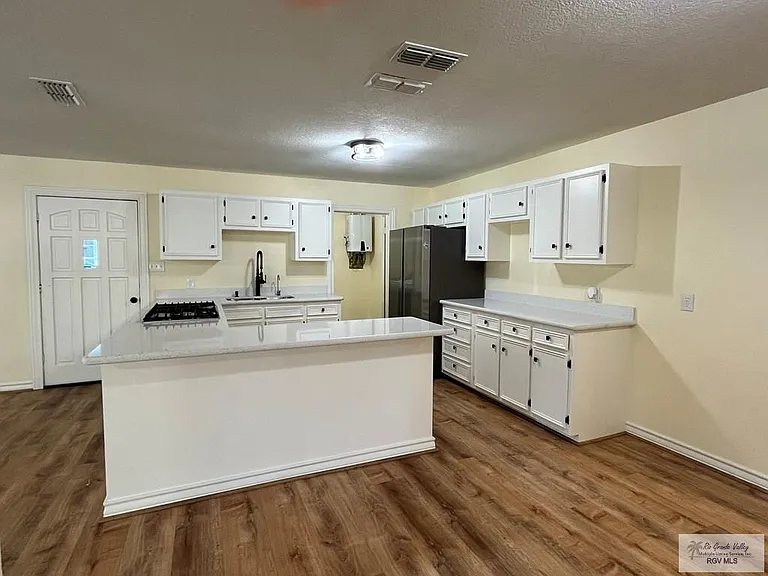 1184 Milam Ave — Photo 5