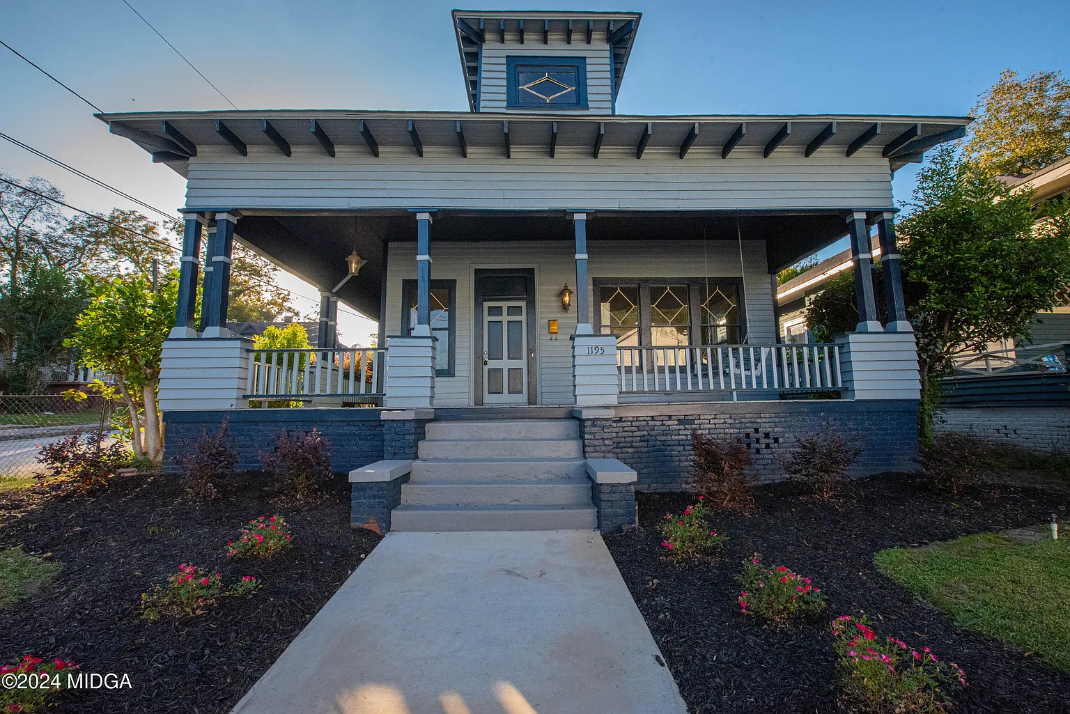1195 Hendley St photo 1