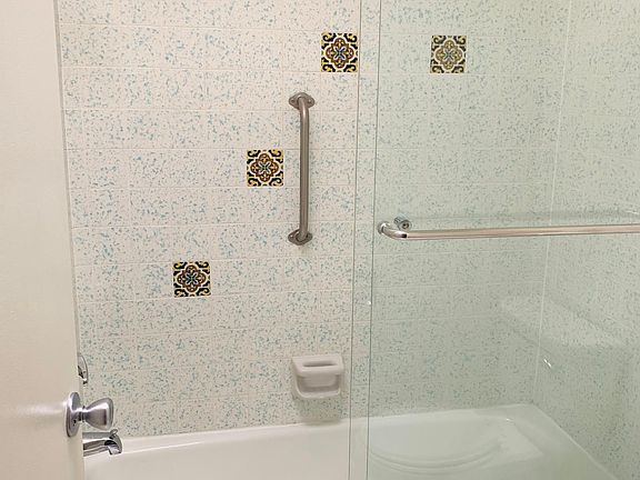 5th image of 1932 Overland Ave #307A