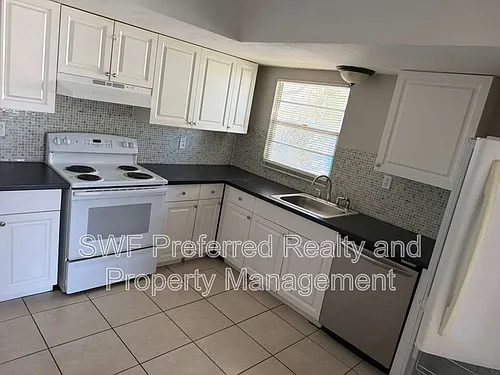 1002 SE 12th Ter #G Photo 1