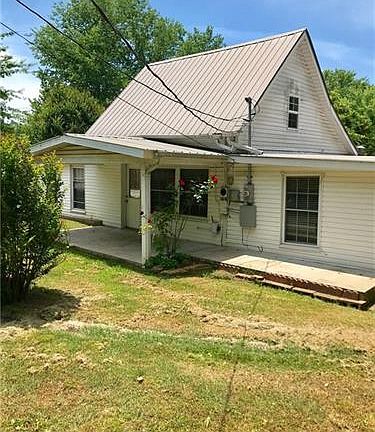 2nd image of 144 Hill St