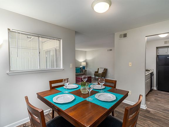 5th image of 2613 Embarcadero Dr APT 182