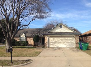 6613 Moss Ln, Watauga, TX 76148