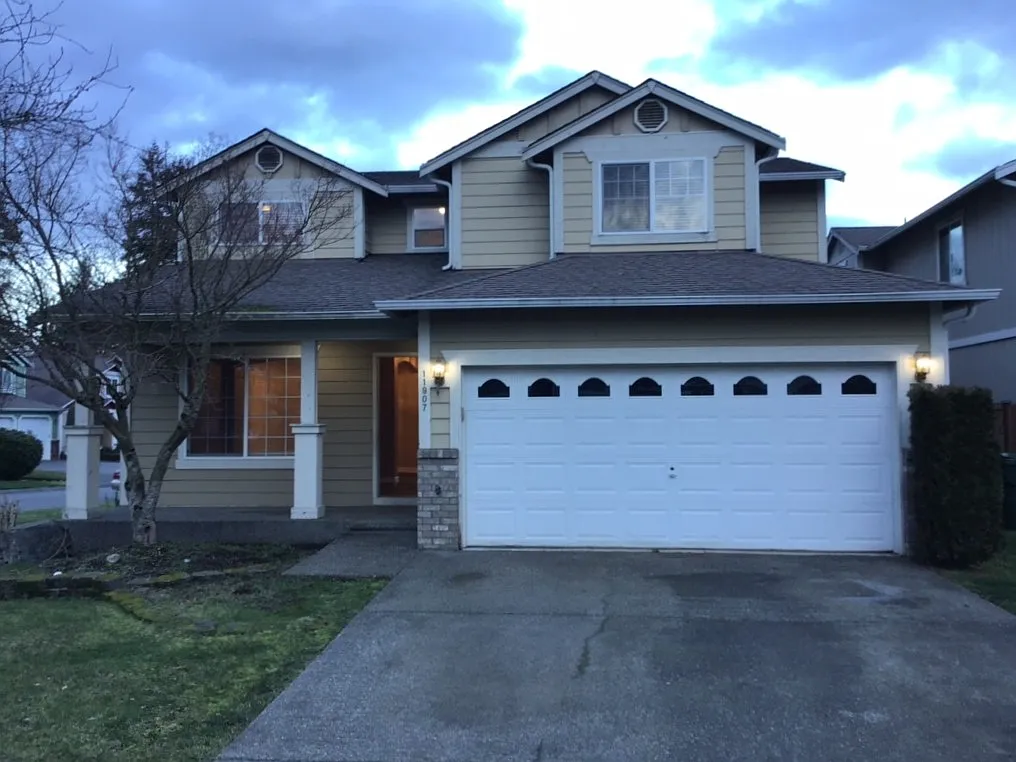 3 bed, 2.5 bath, 1816 sqft, $2,970 — Photo 1