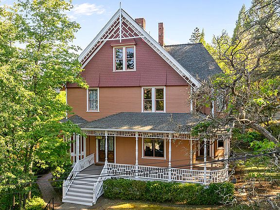 2nd image of 364 Vista St